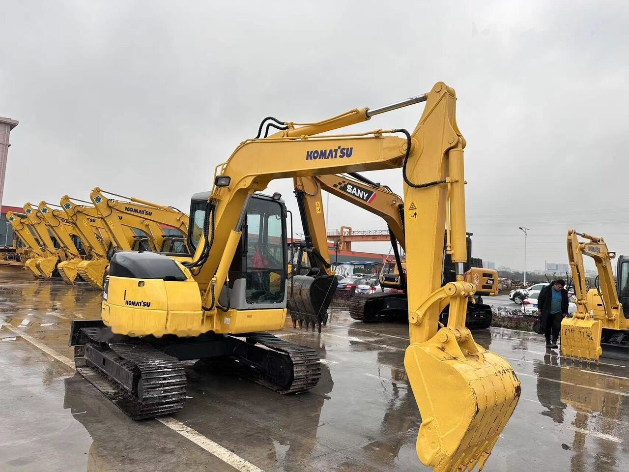 Komatsu PC78US - מיני מחפר: תמונה 3 Komatsu PC78US - מיני מחפר: תמונה 3