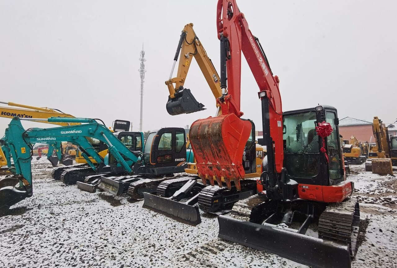 Kubota KX165 - מיני מחפר: תמונה 2 Kubota KX165 - מיני מחפר: תמונה 2