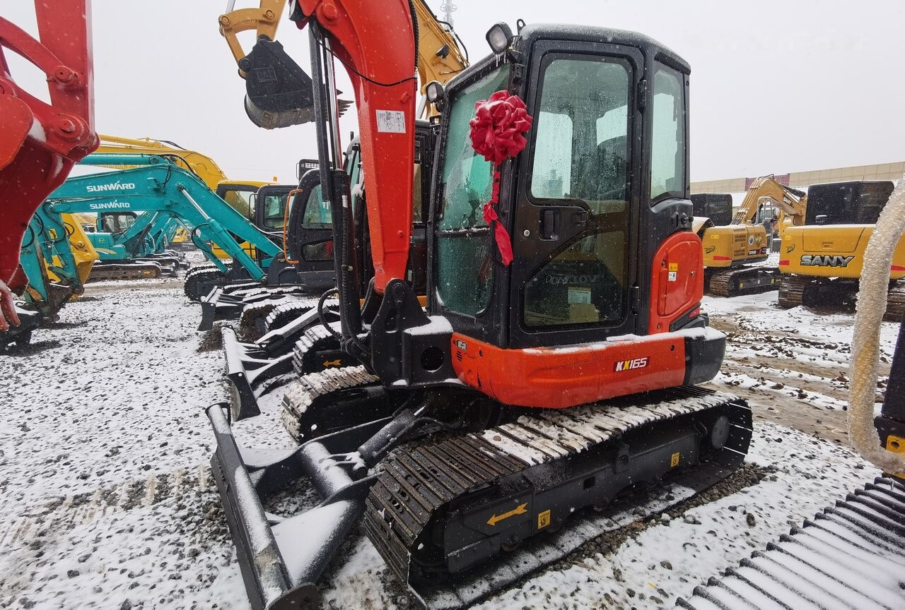 Kubota KX165 - מיני מחפר: תמונה 3 Kubota KX165 - מיני מחפר: תמונה 3