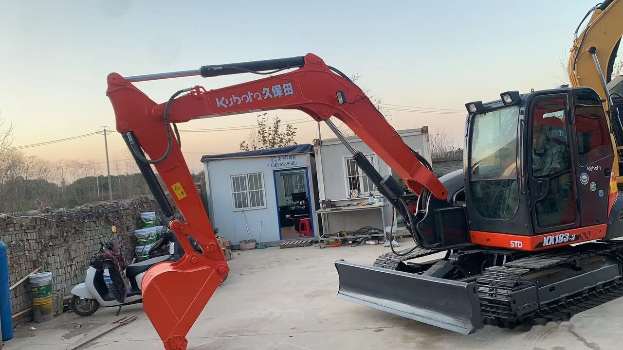 Kubota KX183 - מחפר סורק: תמונה 3 Kubota KX183 - מחפר סורק: תמונה 3