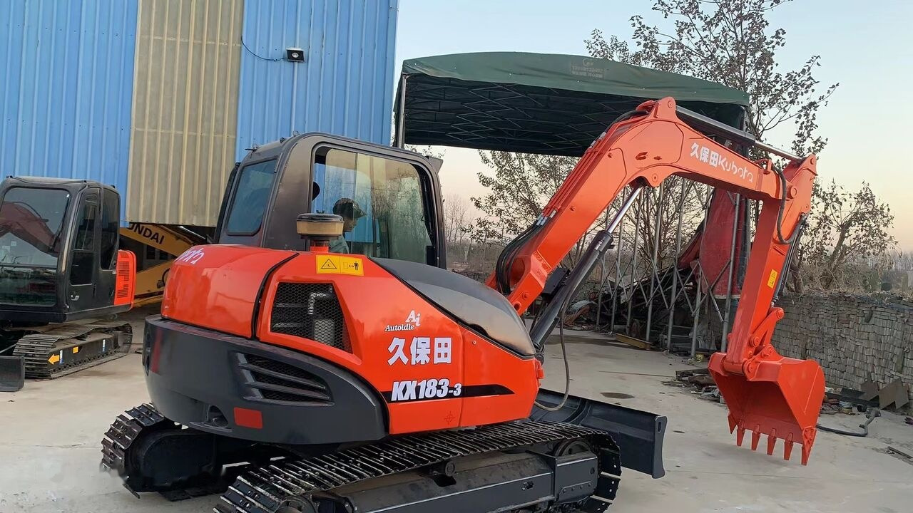 Kubota KX183 - מחפר סורק: תמונה 2 Kubota KX183 - מחפר סורק: תמונה 2