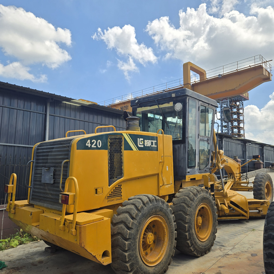 LIUGONG CLG4200 - מפלסת: תמונה 1 LIUGONG CLG4200 - מפלסת: תמונה 1