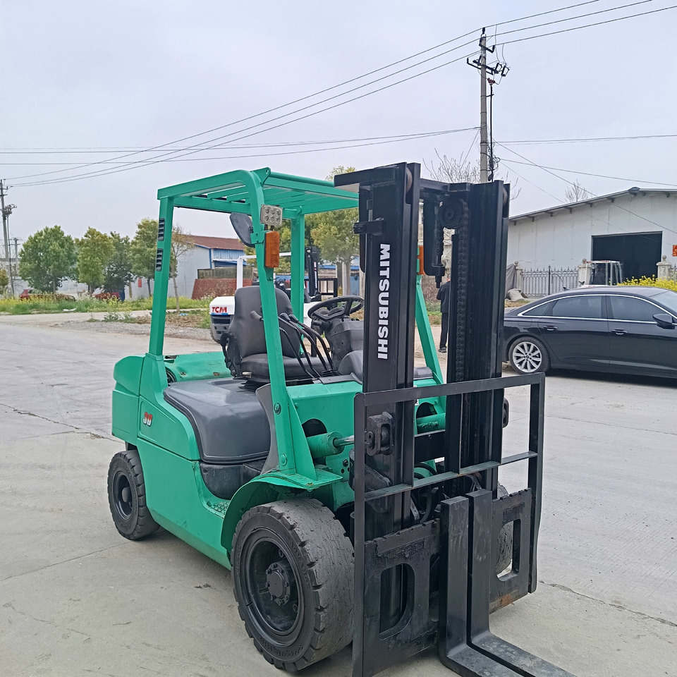Mitsubishi FD30 - מלגזת סולר: תמונה 2 Mitsubishi FD30 - מלגזת סולר: תמונה 2