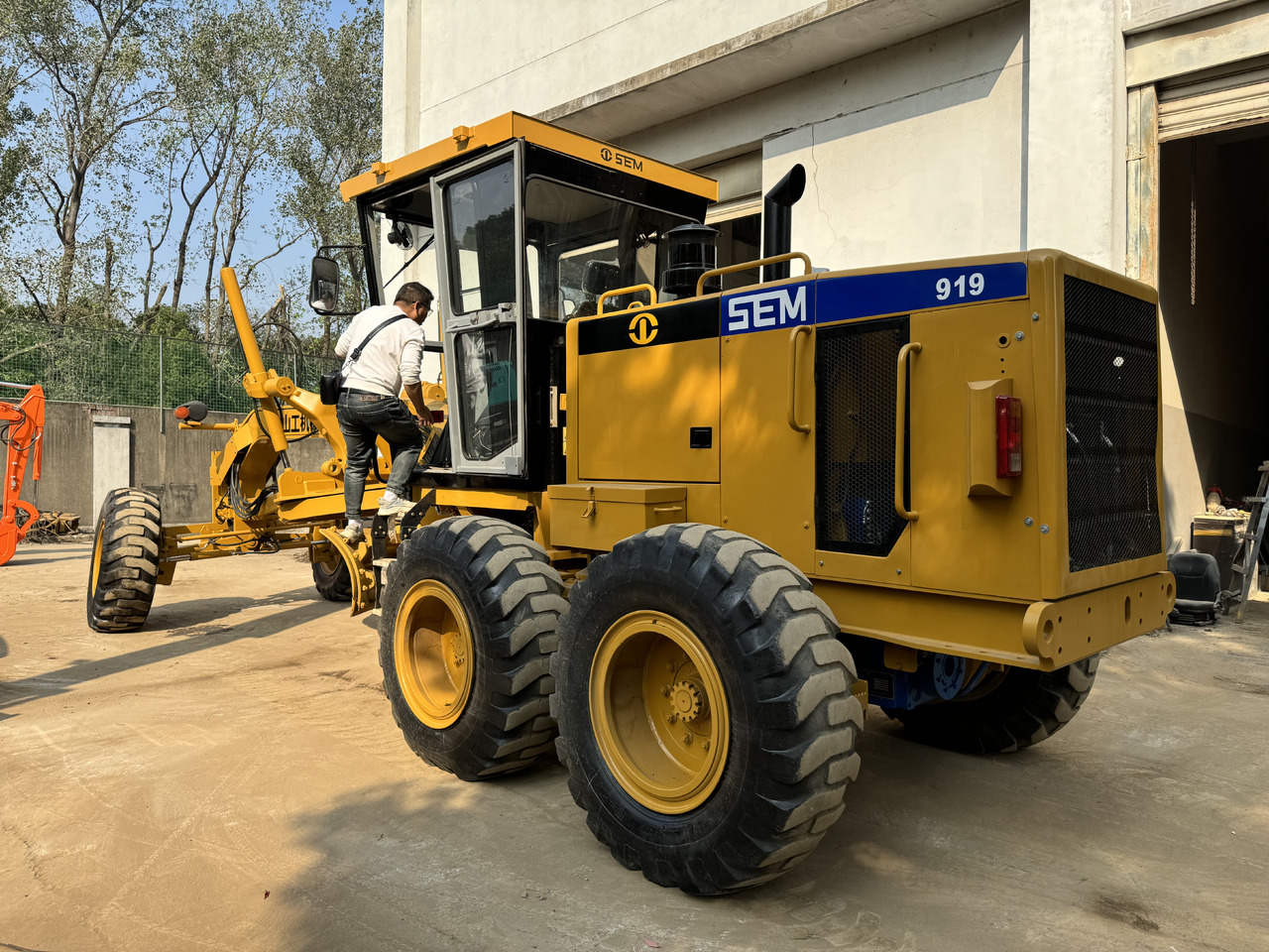 SEM 919 - מפלסת: תמונה 1 SEM 919 - מפלסת: תמונה 1