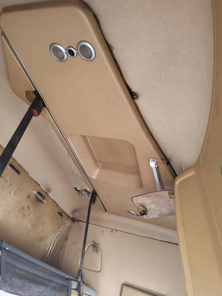 מזהיר SINOTRUK A7 6x4: תמונה 8