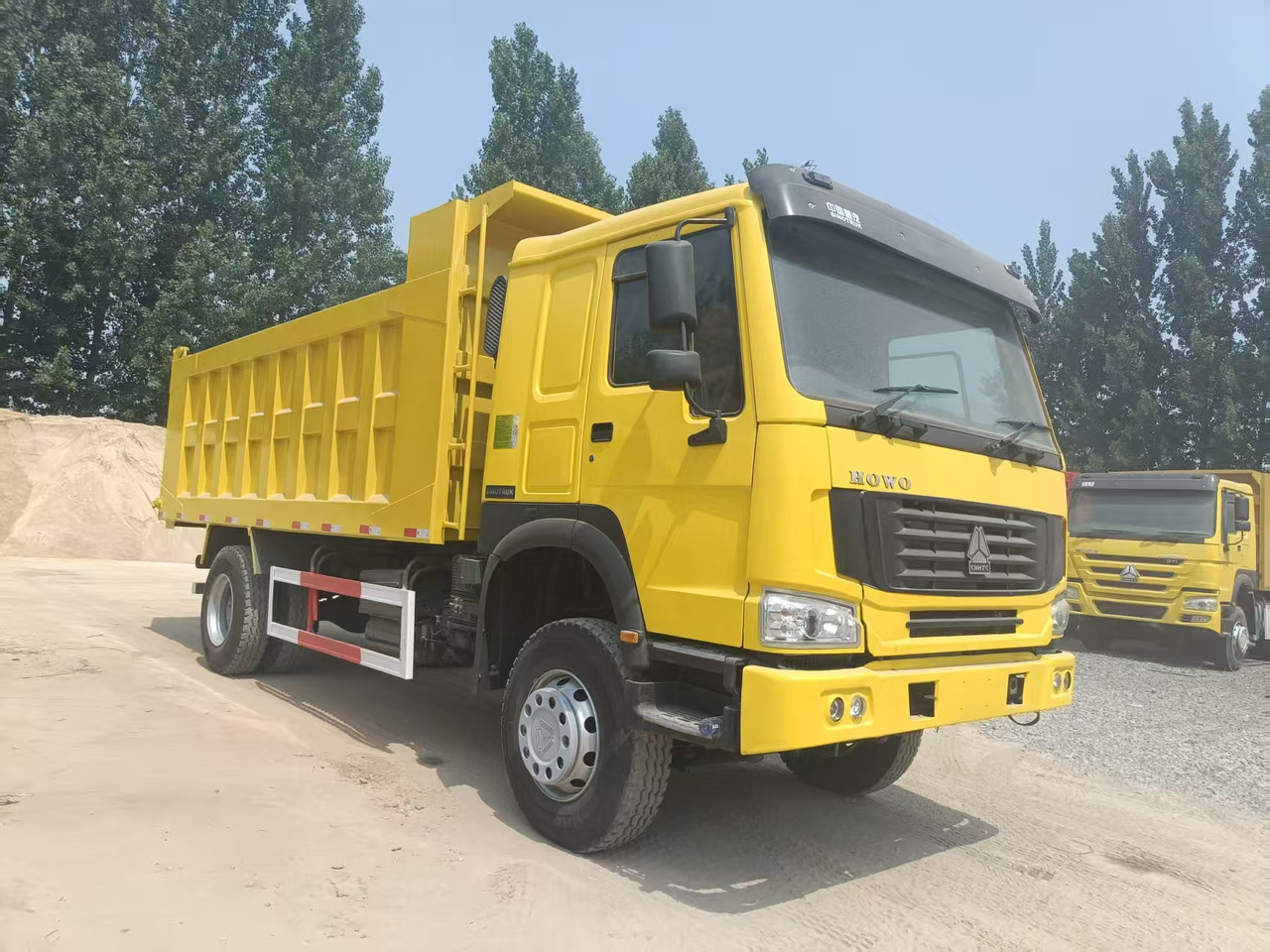 SINOTRUK HOWO 4x2 - מזהיר: תמונה 1 SINOTRUK HOWO 4x2 - מזהיר: תמונה 1