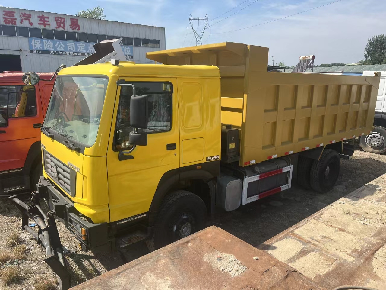 SINOTRUK HOWO 4x2 - מזהיר: תמונה 2 SINOTRUK HOWO 4x2 - מזהיר: תמונה 2
