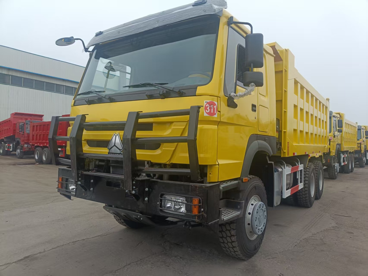 SINOTRUK HOWO 6x4 - מזהיר: תמונה 3 SINOTRUK HOWO 6x4 - מזהיר: תמונה 3