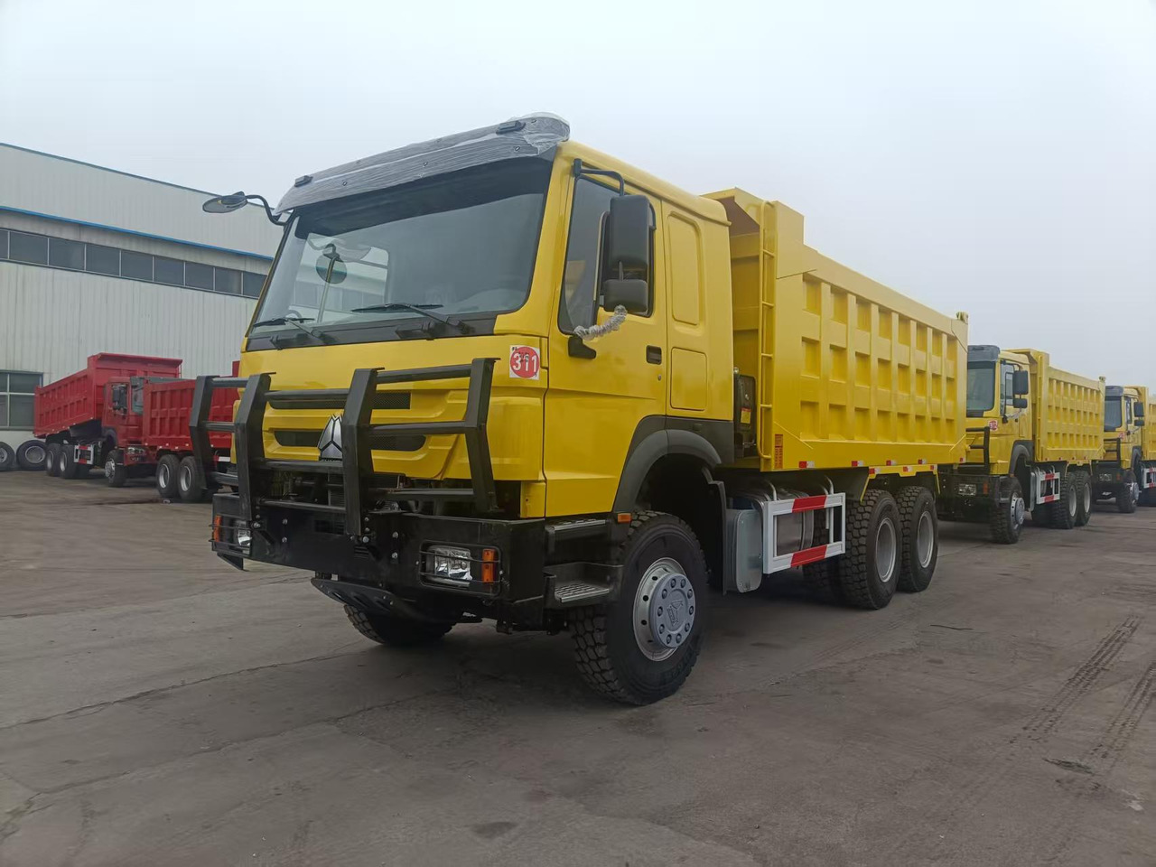 SINOTRUK HOWO 6x4 - מזהיר: תמונה 2 SINOTRUK HOWO 6x4 - מזהיר: תמונה 2