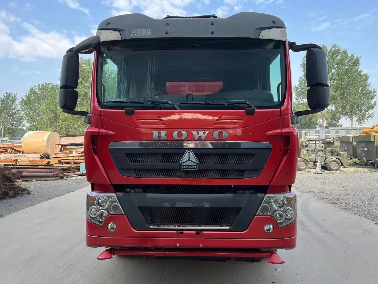 SINOTRUK HOWO sprinkler - משאית מכל: תמונה 2 SINOTRUK HOWO sprinkler - משאית מכל: תמונה 2