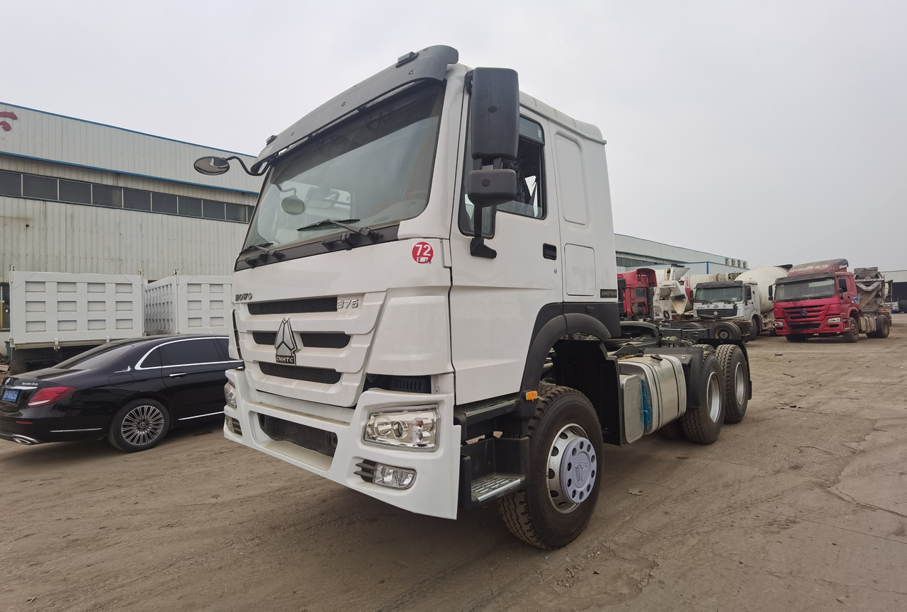 SINOTRUK HOWO trailer head - יחידת טרקטור: תמונה 1 SINOTRUK HOWO trailer head - יחידת טרקטור: תמונה 1
