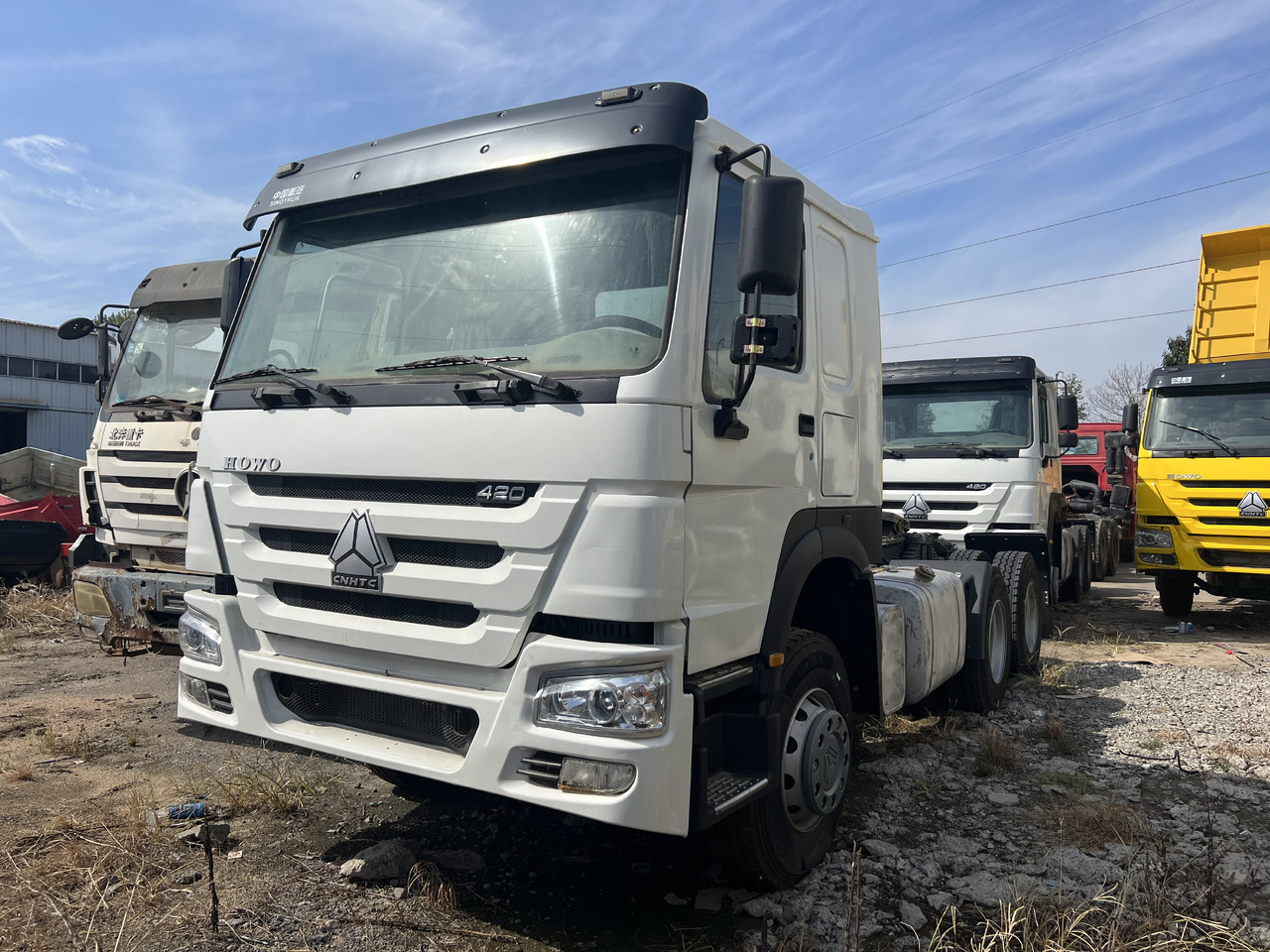 SINOTRUK HOWO trailer head - יחידת טרקטור: תמונה 1 SINOTRUK HOWO trailer head - יחידת טרקטור: תמונה 1