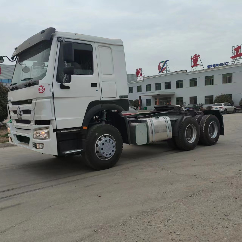SINOTRUK HOWO trailer head - יחידת טרקטור: תמונה 3 SINOTRUK HOWO trailer head - יחידת טרקטור: תמונה 3