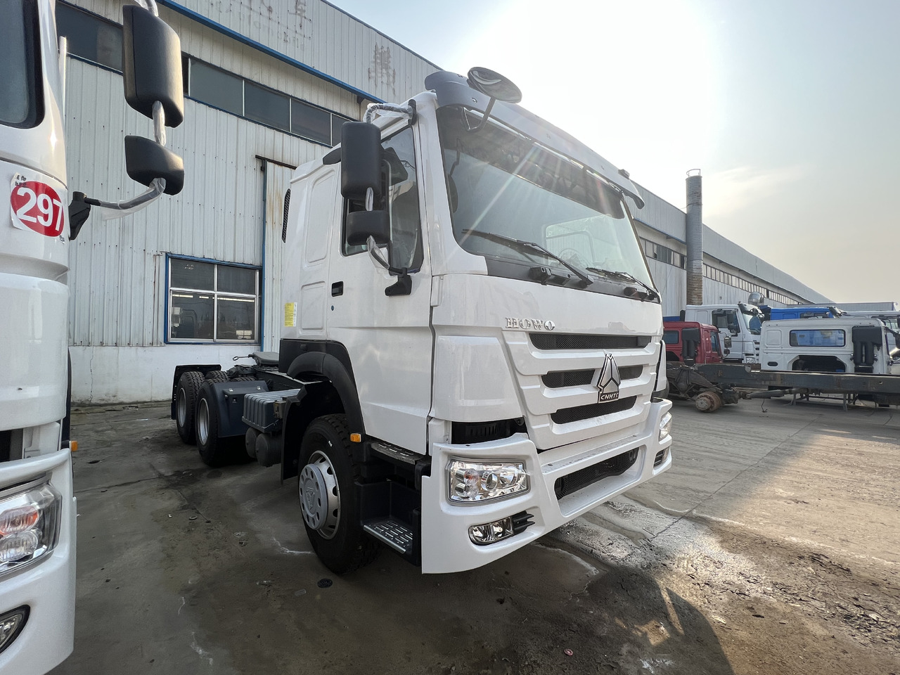 SINOTRUK HOWO tralier head - יחידת טרקטור: תמונה 1 SINOTRUK HOWO tralier head - יחידת טרקטור: תמונה 1