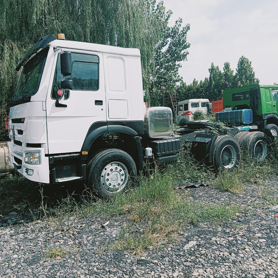 SINOTRUK HOWO - יחידת טרקטור: תמונה 2 SINOTRUK HOWO - יחידת טרקטור: תמונה 2