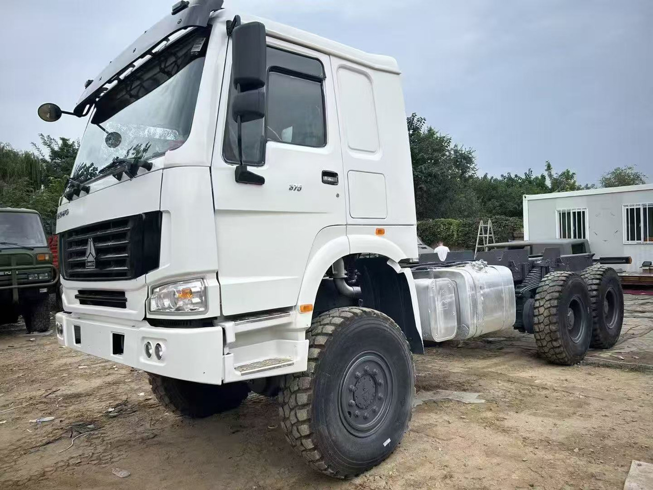 SINOTRUK HOWO - יחידת טרקטור: תמונה 2 SINOTRUK HOWO - יחידת טרקטור: תמונה 2