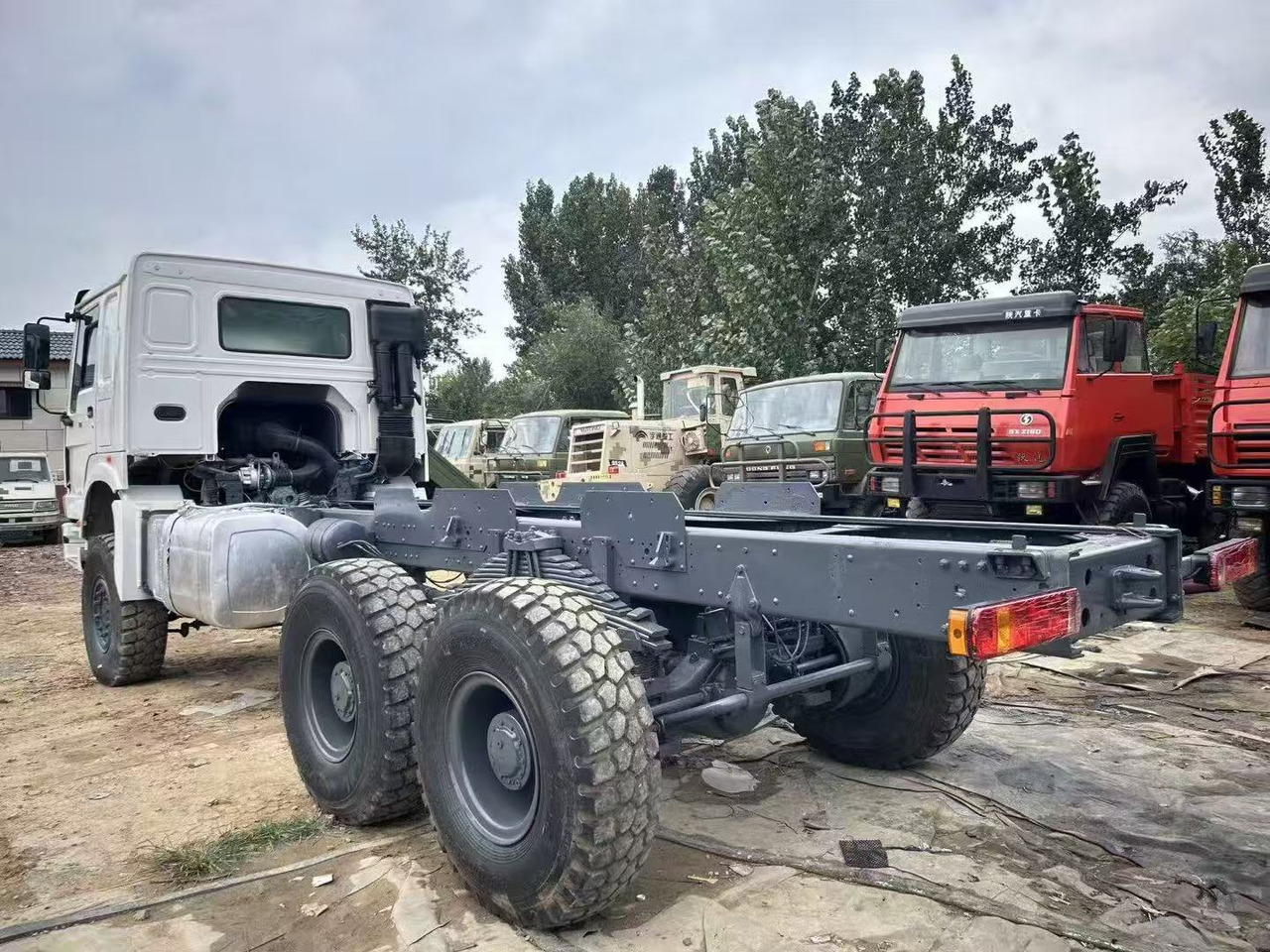 SINOTRUK HOWO - יחידת טרקטור: תמונה 4 SINOTRUK HOWO - יחידת טרקטור: תמונה 4
