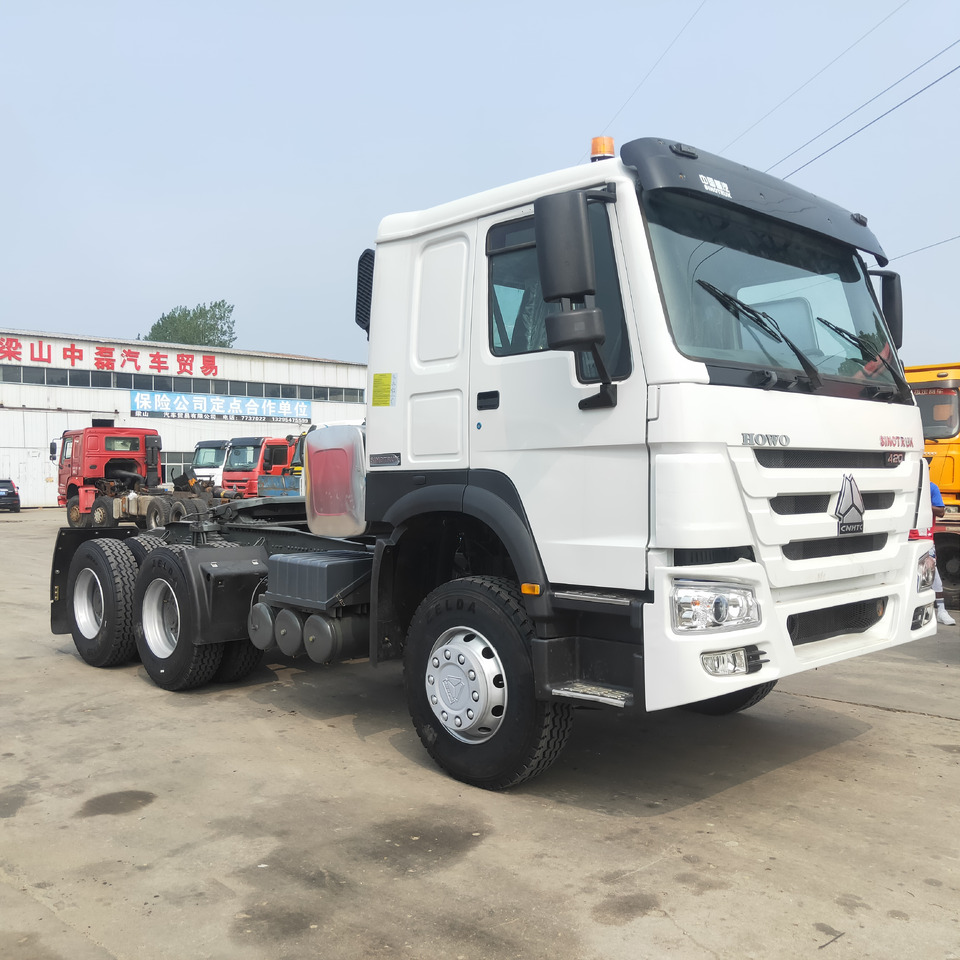 SINOTRUK HOWO - יחידת טרקטור: תמונה 1 SINOTRUK HOWO - יחידת טרקטור: תמונה 1