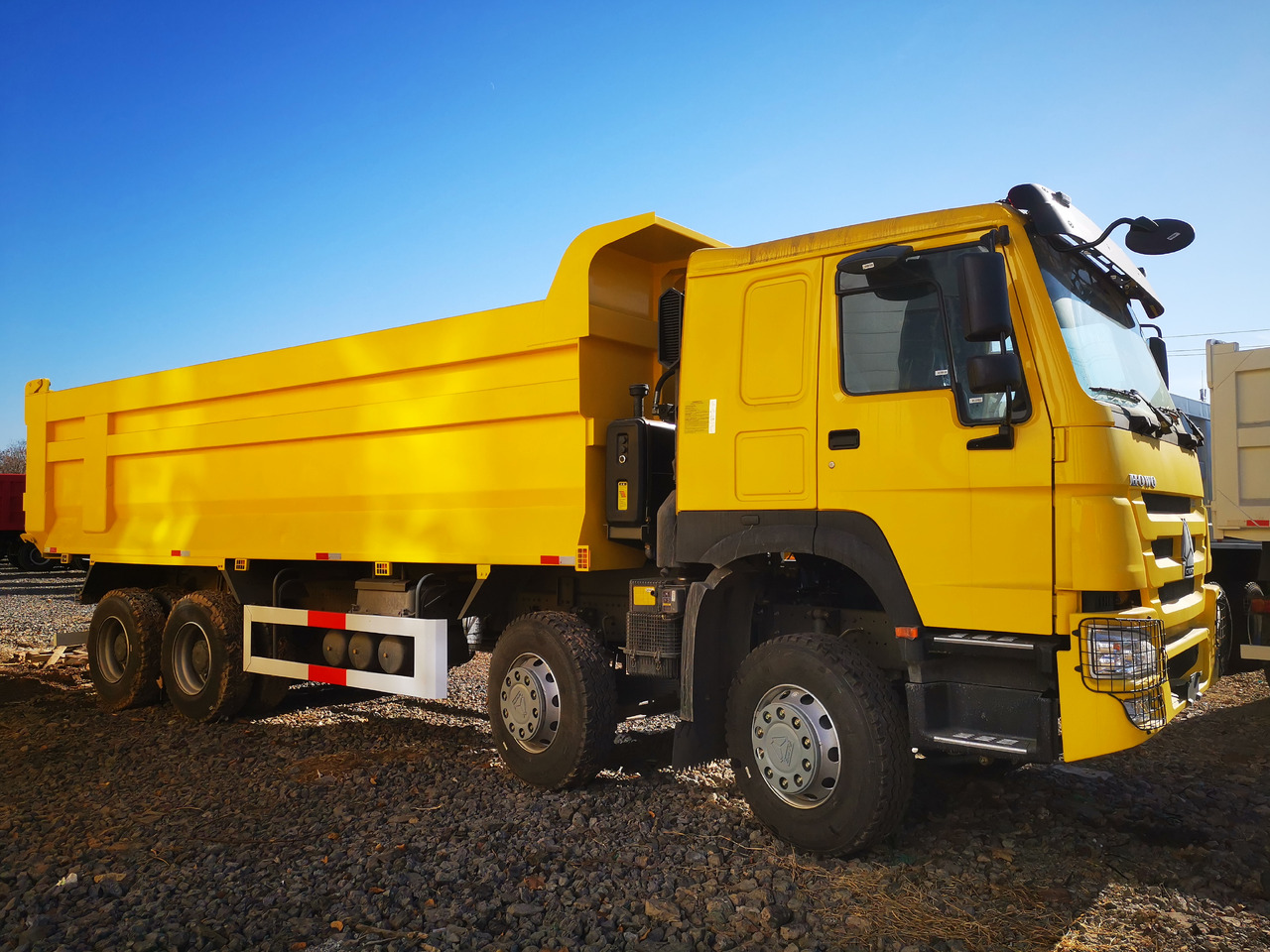 SINOTRUK Howo - מזהיר: תמונה 4 SINOTRUK Howo - מזהיר: תמונה 4