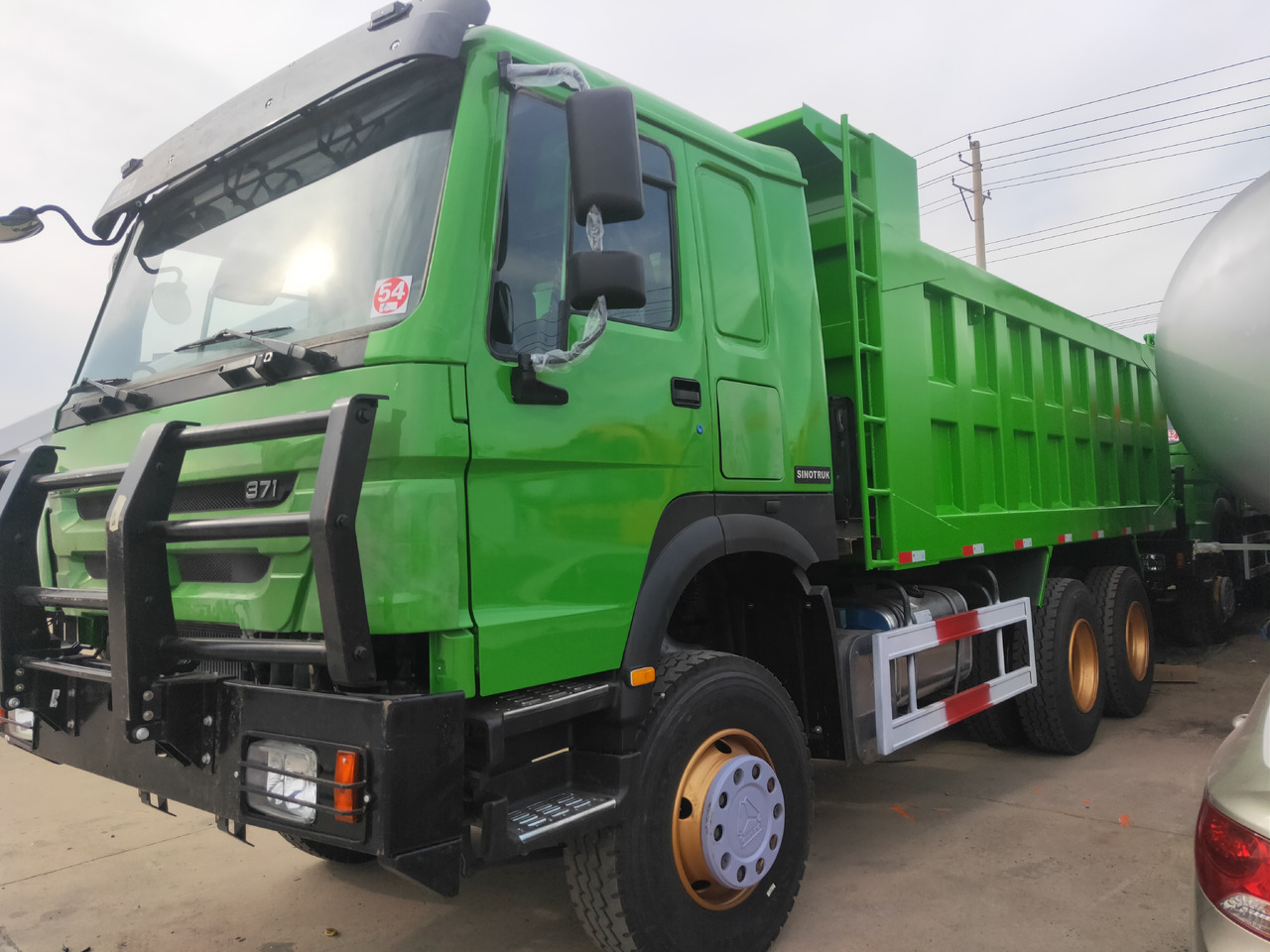 SINOTRUK Howo - מזהיר: תמונה 1 SINOTRUK Howo - מזהיר: תמונה 1