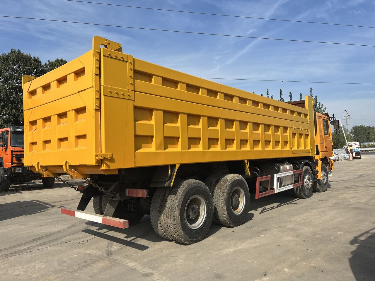 Shacman F3000 8*4 - מזהיר: תמונה 2 Shacman F3000 8*4 - מזהיר: תמונה 2