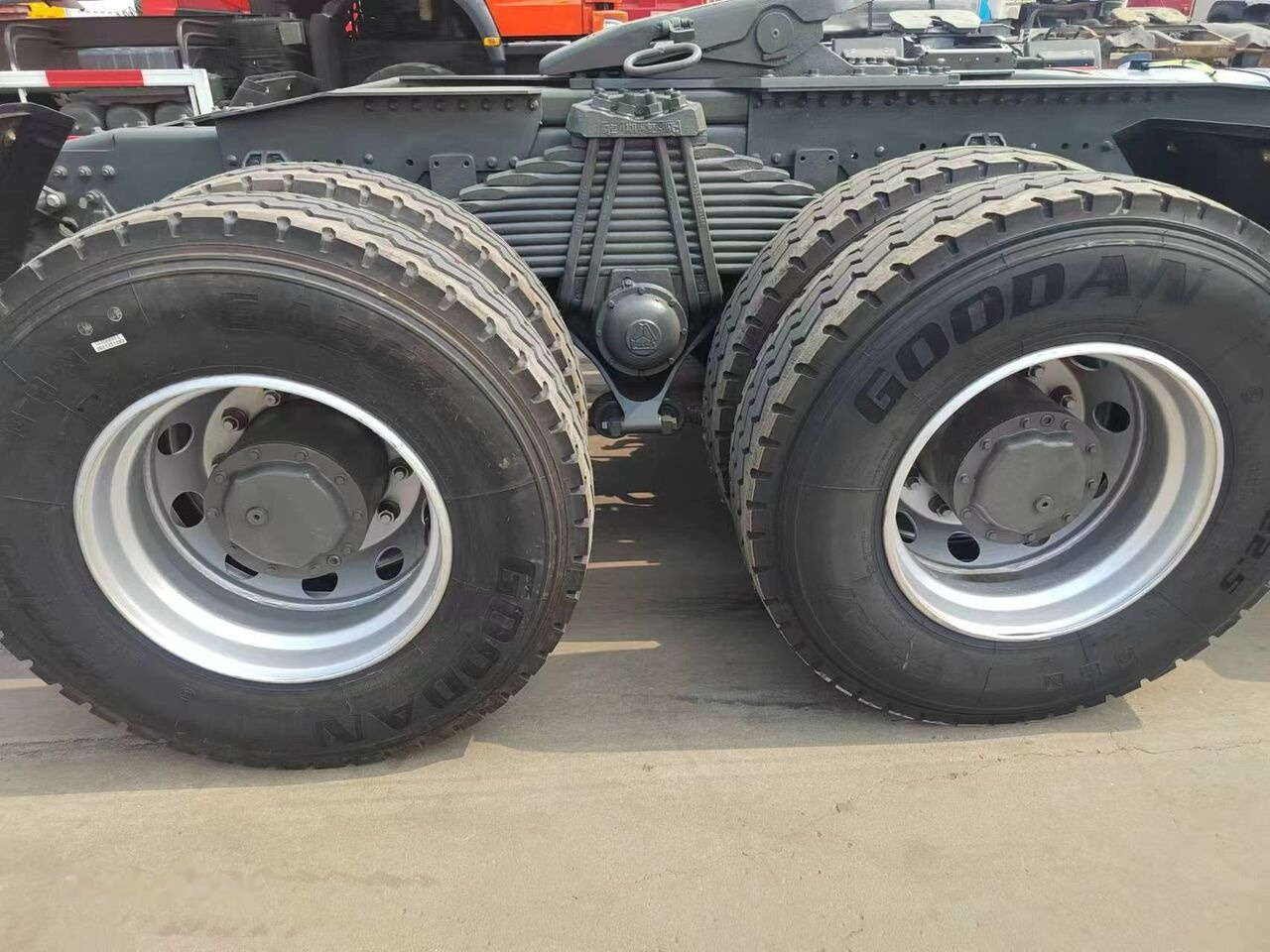 Sinotruk Howo 420 - יחידת טרקטור: תמונה 2 Sinotruk Howo 420 - יחידת טרקטור: תמונה 2