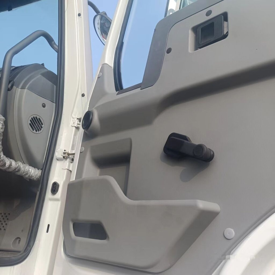 Sinotruk Howo 6*4 - מזהיר: תמונה 4 Sinotruk Howo 6*4 - מזהיר: תמונה 4