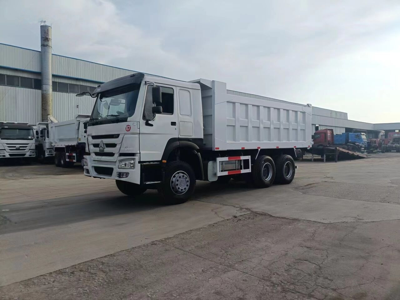 Sinotruk Howo 6*4 - מזהיר: תמונה 1 Sinotruk Howo 6*4 - מזהיר: תמונה 1