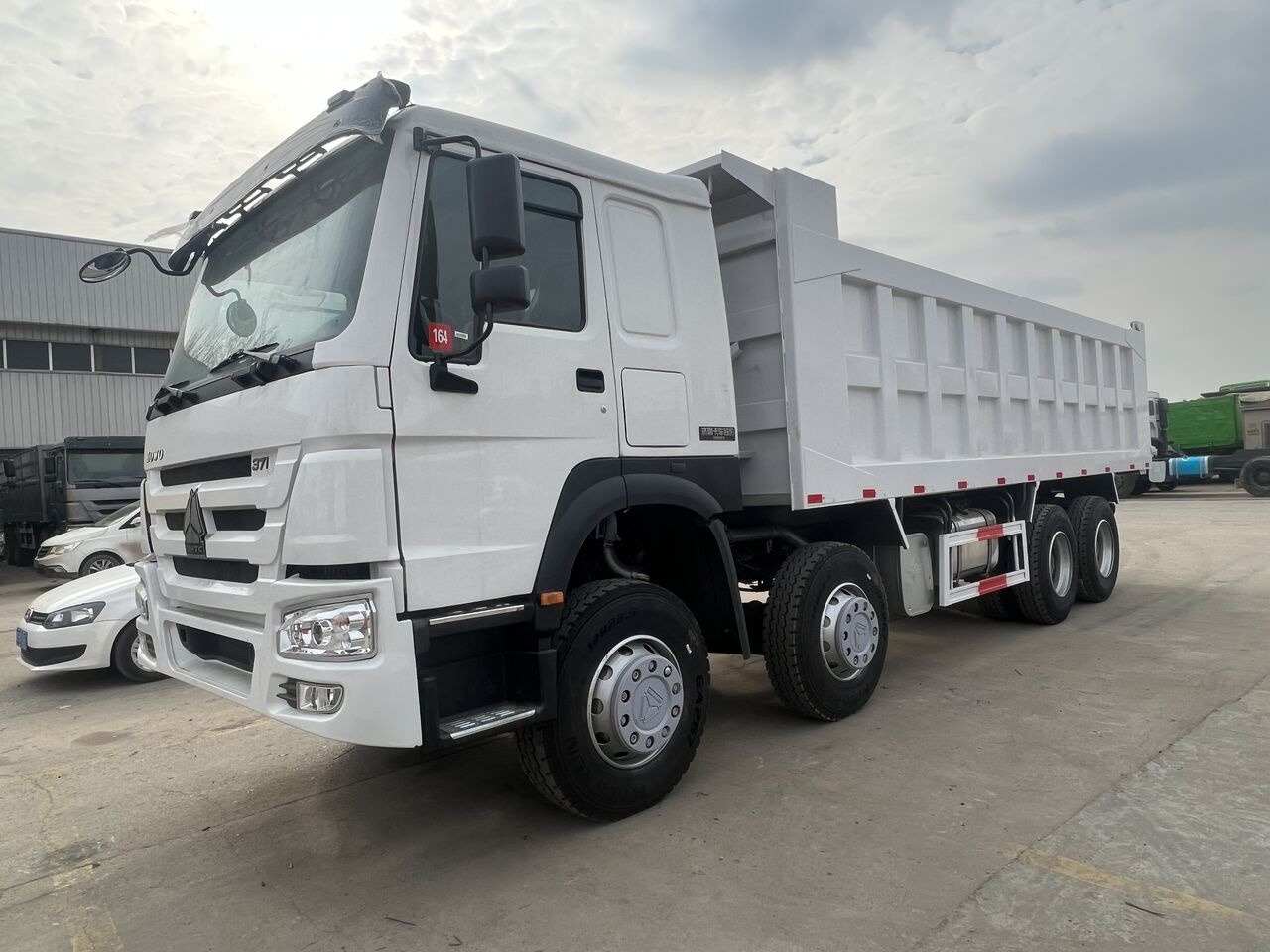 Sinotruk Howo 8*4 - מזהיר: תמונה 5 Sinotruk Howo 8*4 - מזהיר: תמונה 5
