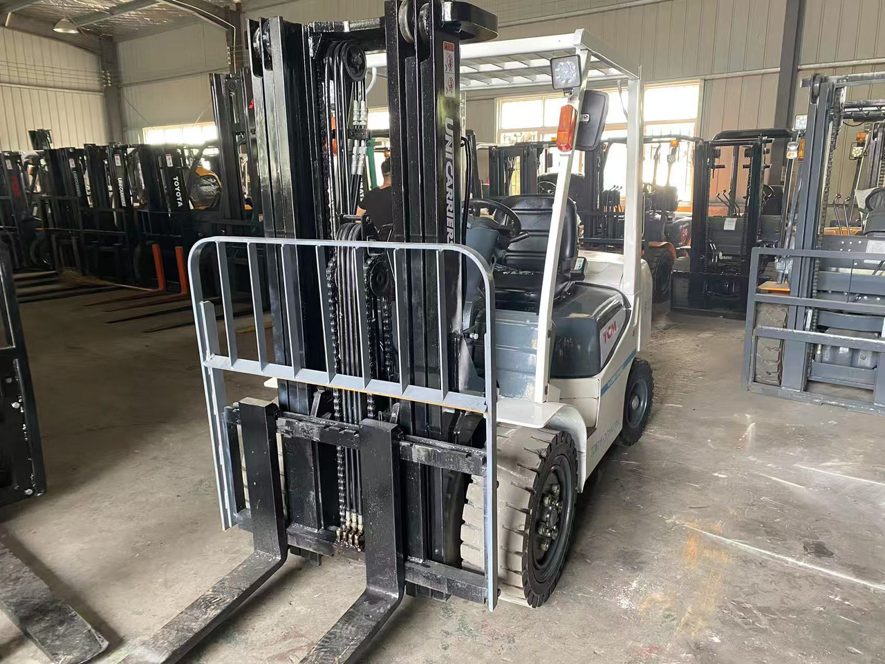 TCM FD30T3C - מלגזת סולר: תמונה 4 TCM FD30T3C - מלגזת סולר: תמונה 4