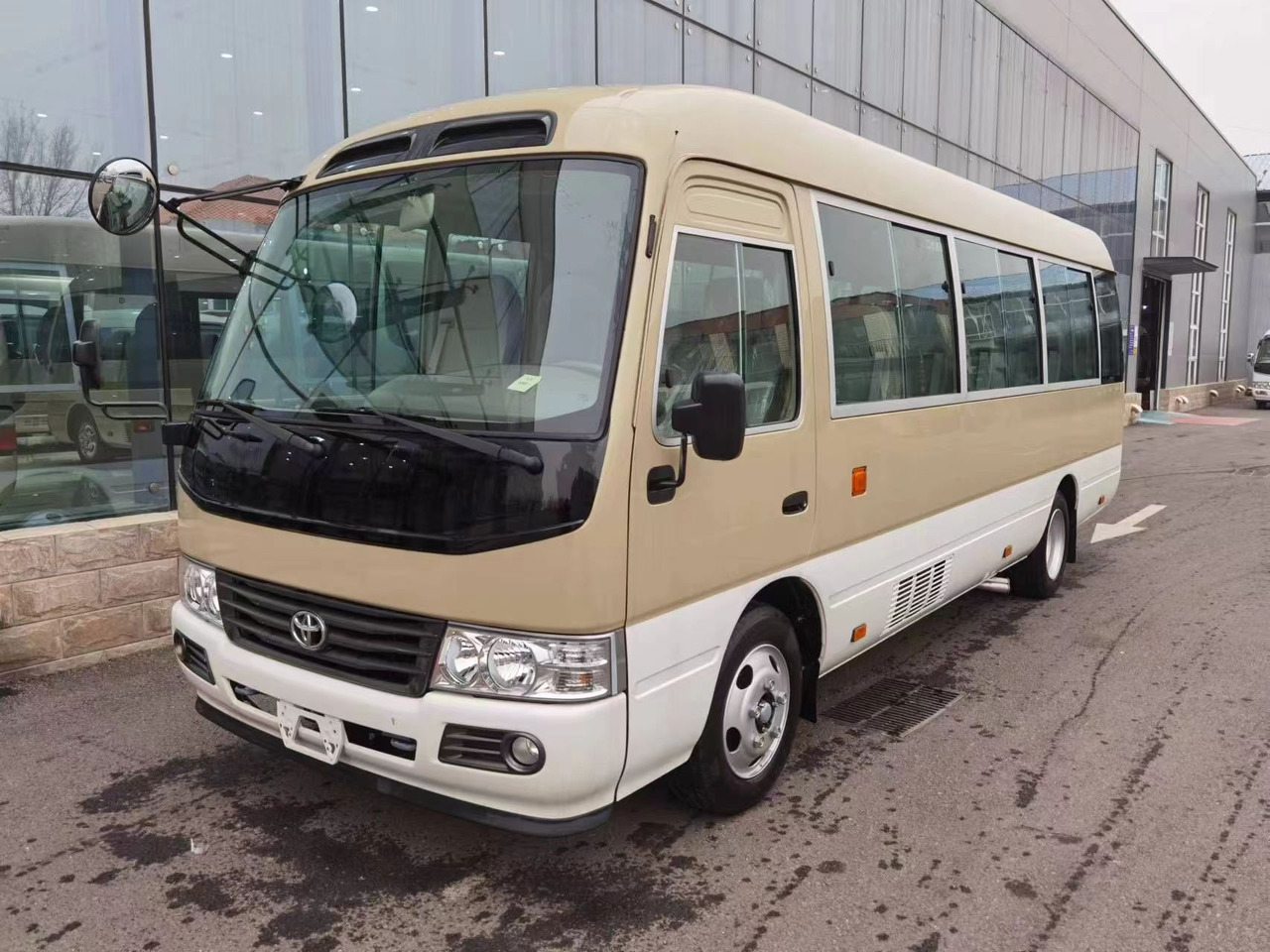 TOYOTA COASTER - אוטובוס: תמונה 5 TOYOTA COASTER - אוטובוס: תמונה 5