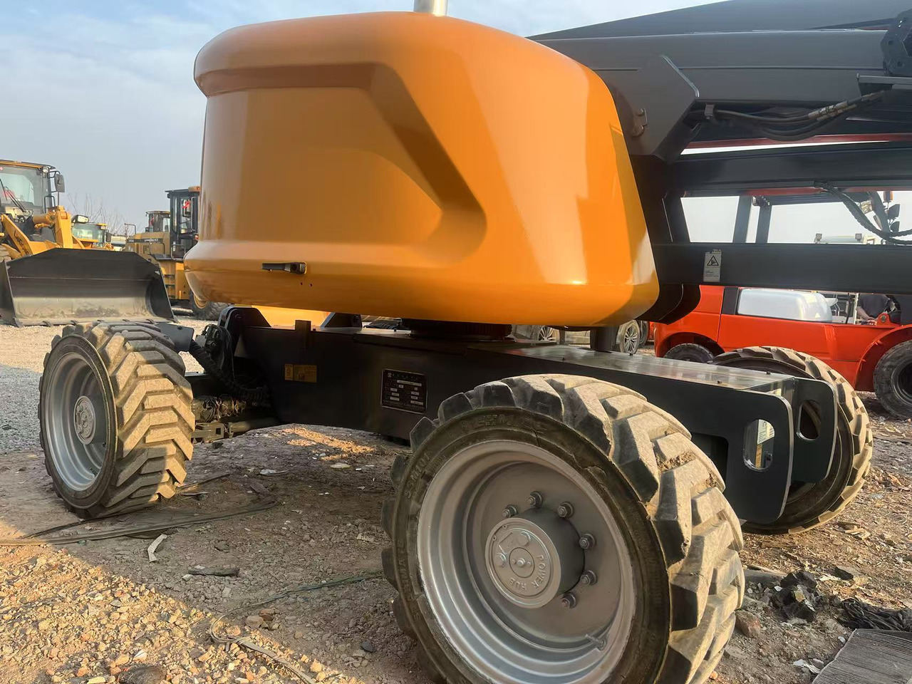 XCMG GTBZ14 aerial platform - פלטפורמה אווירית מותקנת על משאית: תמונה 4 XCMG GTBZ14 aerial platform - פלטפורמה אווירית מותקנת על משאית: תמונה 4