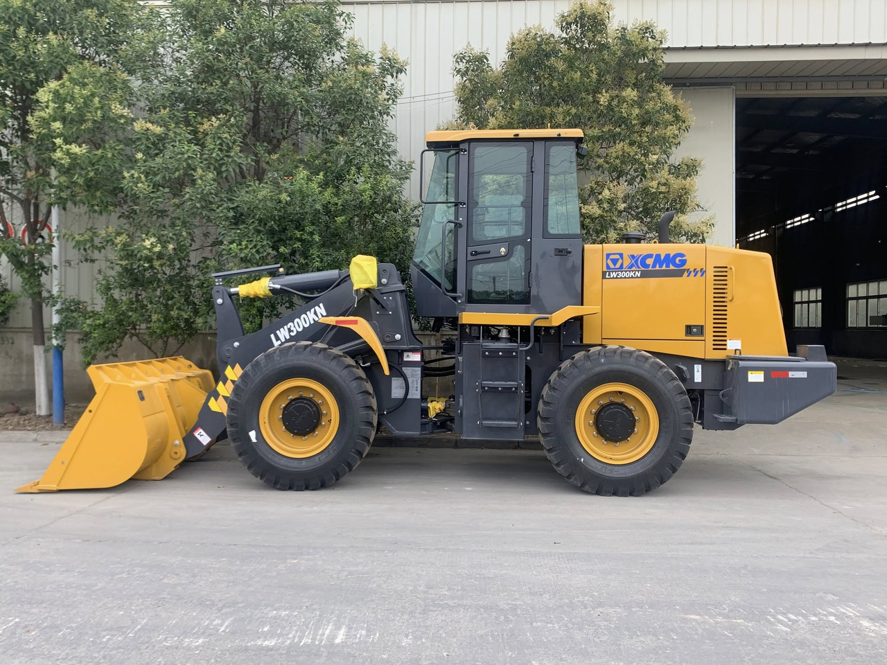 XCMG LW300KN - מעמיס גלגלים: תמונה 3 XCMG LW300KN - מעמיס גלגלים: תמונה 3