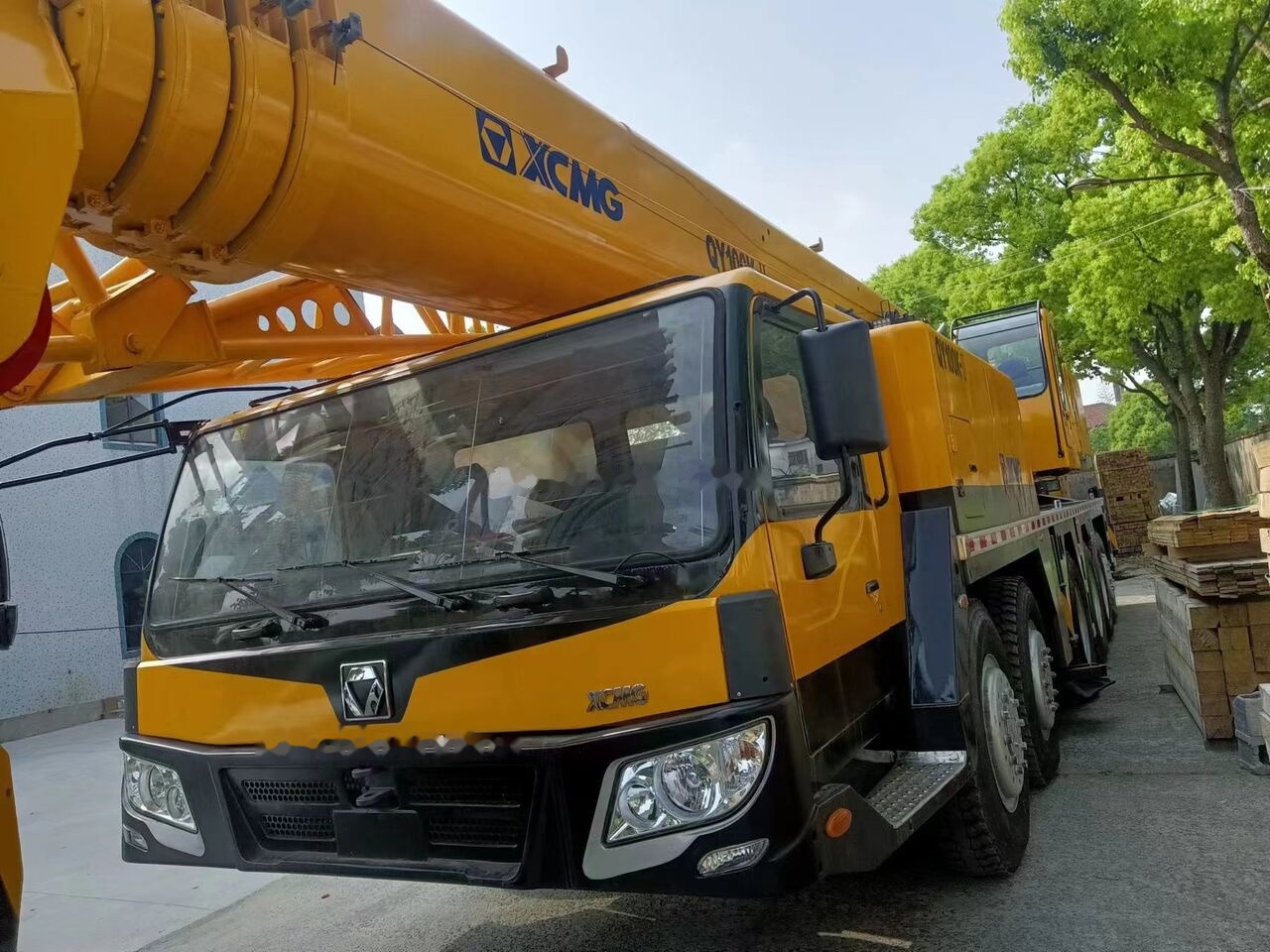 XCMG QY100K - עגורן נייד: תמונה 4 XCMG QY100K - עגורן נייד: תמונה 4