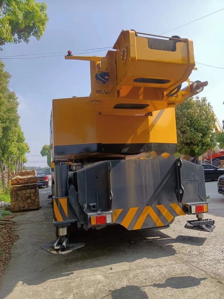 XCMG QY100K - עגורן נייד: תמונה 5 XCMG QY100K - עגורן נייד: תמונה 5