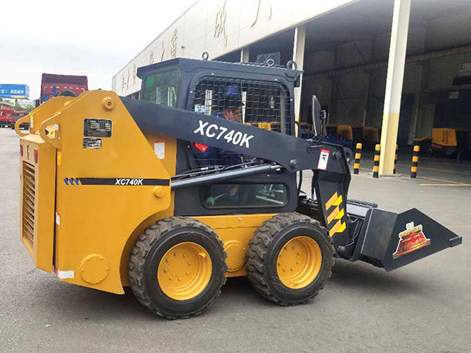 XCMG XC740K - מעמיס היגוי החלקה: תמונה 1 XCMG XC740K - מעמיס היגוי החלקה: תמונה 1