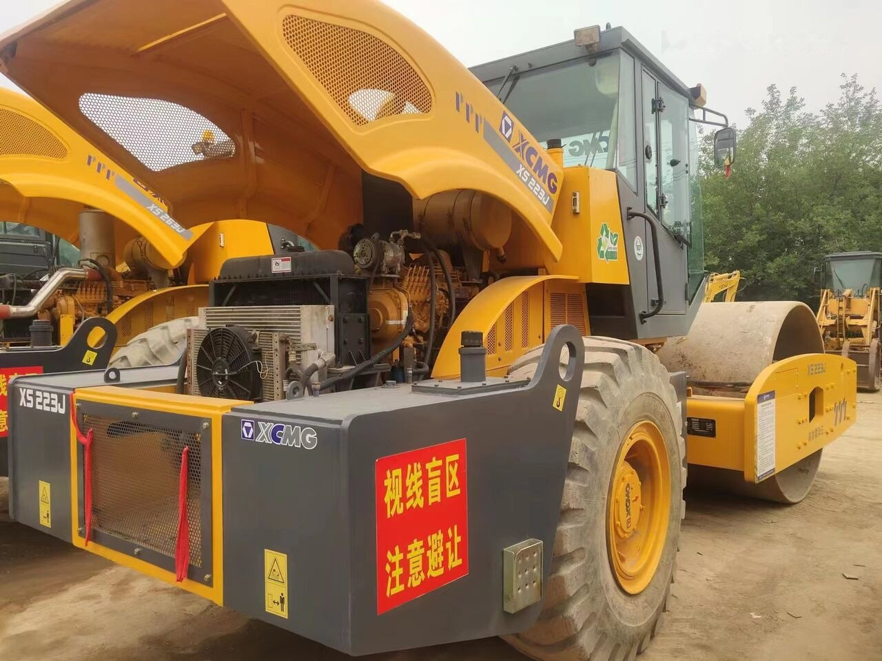 XCMG XS223J - מדחס: תמונה 1 XCMG XS223J - מדחס: תמונה 1