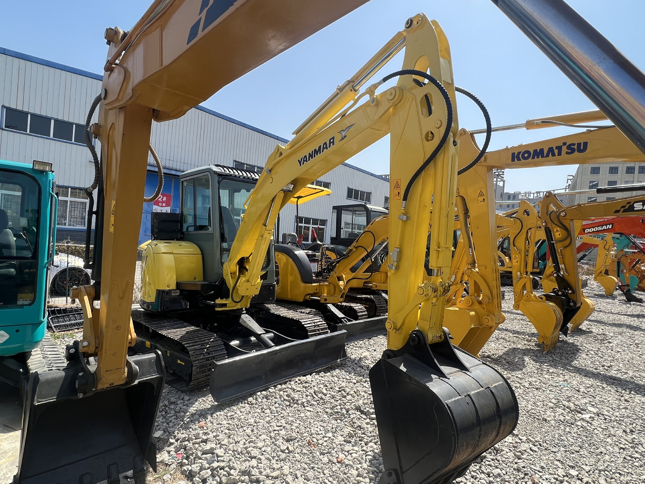 Yanmar Vio55 - מיני מחפר: תמונה 1 Yanmar Vio55 - מיני מחפר: תמונה 1