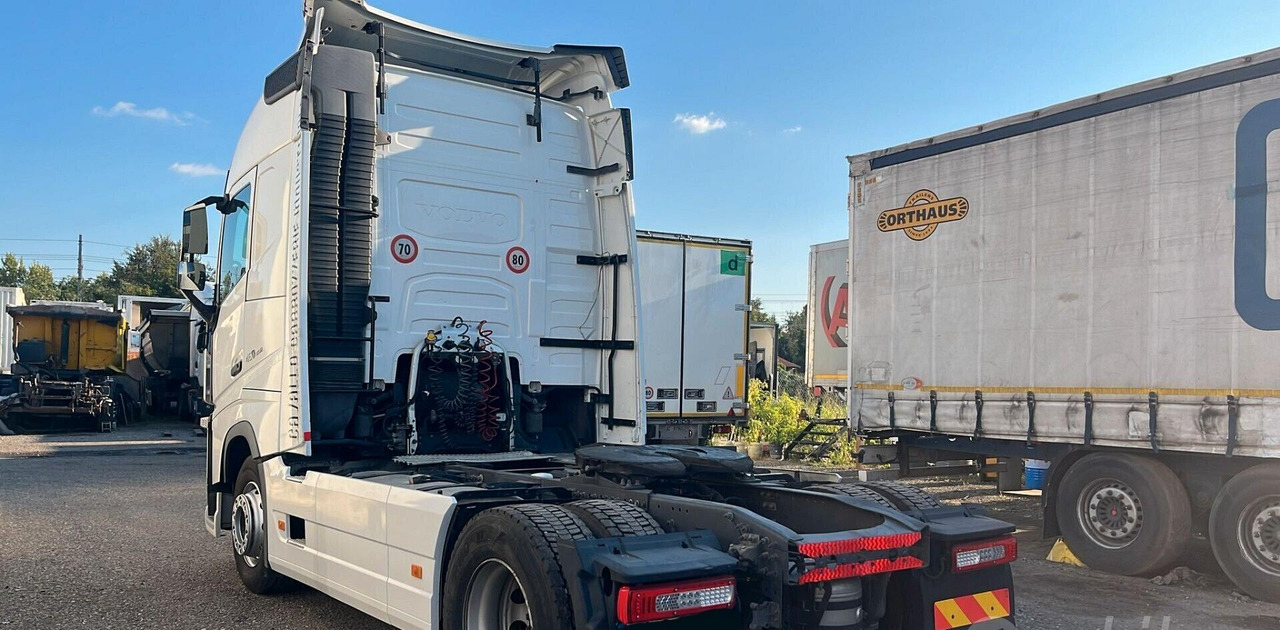 Volvo FH 460 Euro 6 Globetrotter 2018 - יחידת טרקטור: תמונה 3 Volvo FH 460 Euro 6 Globetrotter 2018 - יחידת טרקטור: תמונה 3