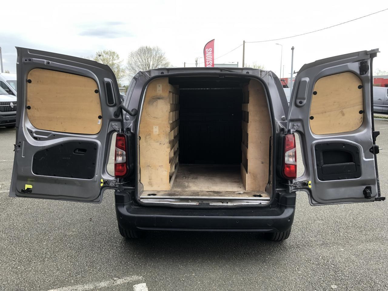 Citroen Berlingo M 1000KG BLUEHDI 130 S&S CLUB EAT8 - כלי רכב מסחרי קטן: תמונה 3 Citroen Berlingo M 1000KG BLUEHDI 130 S&S CLUB EAT8 - כלי רכב מסחרי קטן: תמונה 3