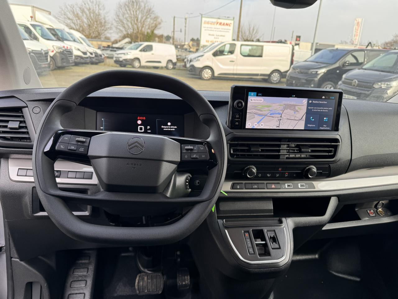 Citroen Jumpy 2 PLACES XL 2.0 BLUEHDI 180CH S&S PACK PREMIUM CONNECT EAT8 - כלי רכב מסחרי עם לוח: תמונה 3 Citroen Jumpy 2 PLACES XL 2.0 BLUEHDI 180CH S&S PACK PREMIUM CONNECT EAT8 - כלי רכב מסחרי עם לוח: תמונה 3