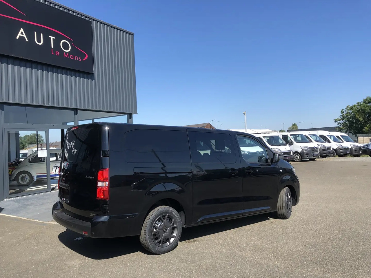 Citroen Jumpy XL 2.0 BLUEHDI 180CH S&S CABINE APPROFONDIE FIXE EAT8 - כלי רכב מסחרי קומבי: תמונה 4 Citroen Jumpy XL 2.0 BLUEHDI 180CH S&S CABINE APPROFONDIE FIXE EAT8 - כלי רכב מסחרי קומבי: תמונה 4