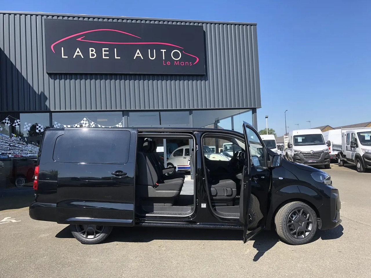 Citroen Jumpy XL 2.0 BLUEHDI 180CH S&S CABINE APPROFONDIE FIXE EAT8 - כלי רכב מסחרי קומבי: תמונה 1 Citroen Jumpy XL 2.0 BLUEHDI 180CH S&S CABINE APPROFONDIE FIXE EAT8 - כלי רכב מסחרי קומבי: תמונה 1