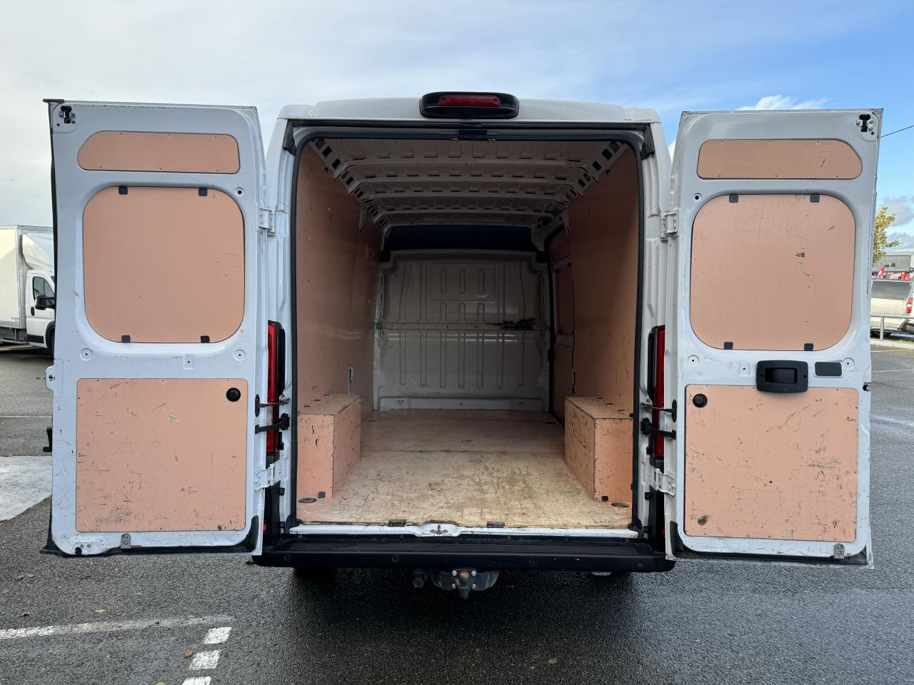 FIAT DUCATO 3T5 L3H2 2.2 HDI 140 CH BUSINESS - כלי רכב מסחרי עם לוח: תמונה 3 FIAT DUCATO 3T5 L3H2 2.2 HDI 140 CH BUSINESS - כלי רכב מסחרי עם לוח: תמונה 3