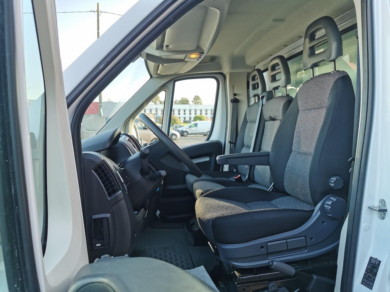 FIAT Ducato Maxi HD 3.5 L 2.2 Multijet 3 - 140 III TRANSPORTS SPECIFIQUES Grand Volume 20m3 + hayon 750 - מכונות אחרות: תמונה 5 FIAT Ducato Maxi HD 3.5 L 2.2 Multijet 3 - 140 III TRANSPORTS SPECIFIQUES Grand Volume 20m3 + hayon 750 - מכונות אחרות: תמונה 5
