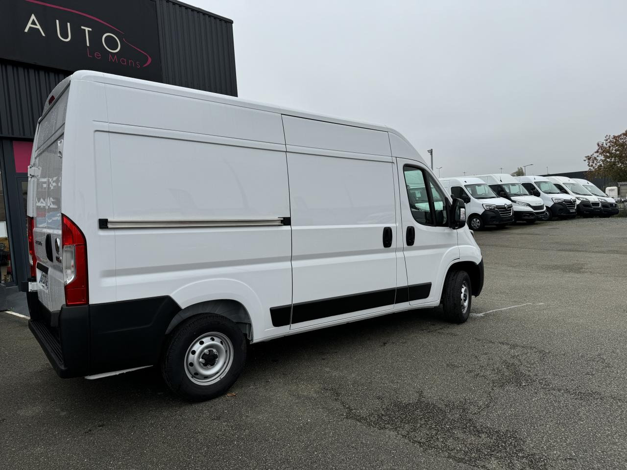 FIAT Ducato Tôlé 3.3 M H2 2.2 - 140 S&S III FOURGON TOLE Fourgon Tôlé 3.3 - כלי רכב מסחרי עם לוח: תמונה 5 FIAT Ducato Tôlé 3.3 M H2 2.2 - 140 S&S III FOURGON TOLE Fourgon Tôlé 3.3 - כלי רכב מסחרי עם לוח: תמונה 5