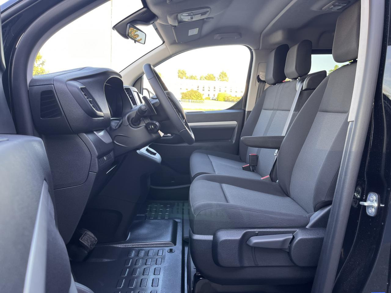 FIAT Scudo XL 2.0 BlueHDi - 180 S&S - BVA Cabine Approfondie 6 PLACES - כלי רכב מסחרי קומבי: תמונה 5 FIAT Scudo XL 2.0 BlueHDi - 180 S&S - BVA Cabine Approfondie 6 PLACES - כלי רכב מסחרי קומבי: תמונה 5