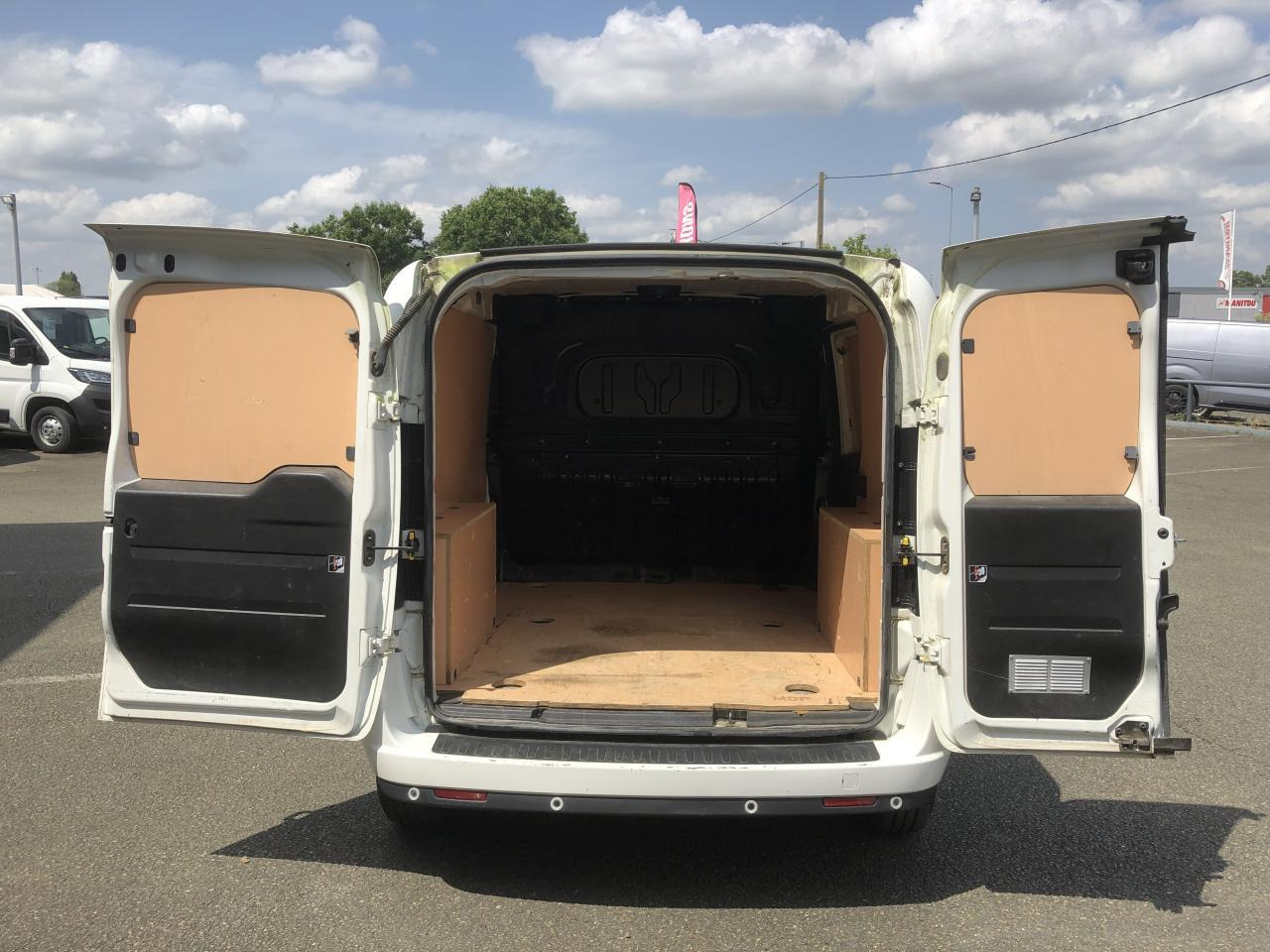Fiat Doblo Cargo 1.3 MULTIJET 95CH PACK PROFESSIONAL TRIO E6 - כלי רכב מסחרי קטן: תמונה 2 Fiat Doblo Cargo 1.3 MULTIJET 95CH PACK PROFESSIONAL TRIO E6 - כלי רכב מסחרי קטן: תמונה 2