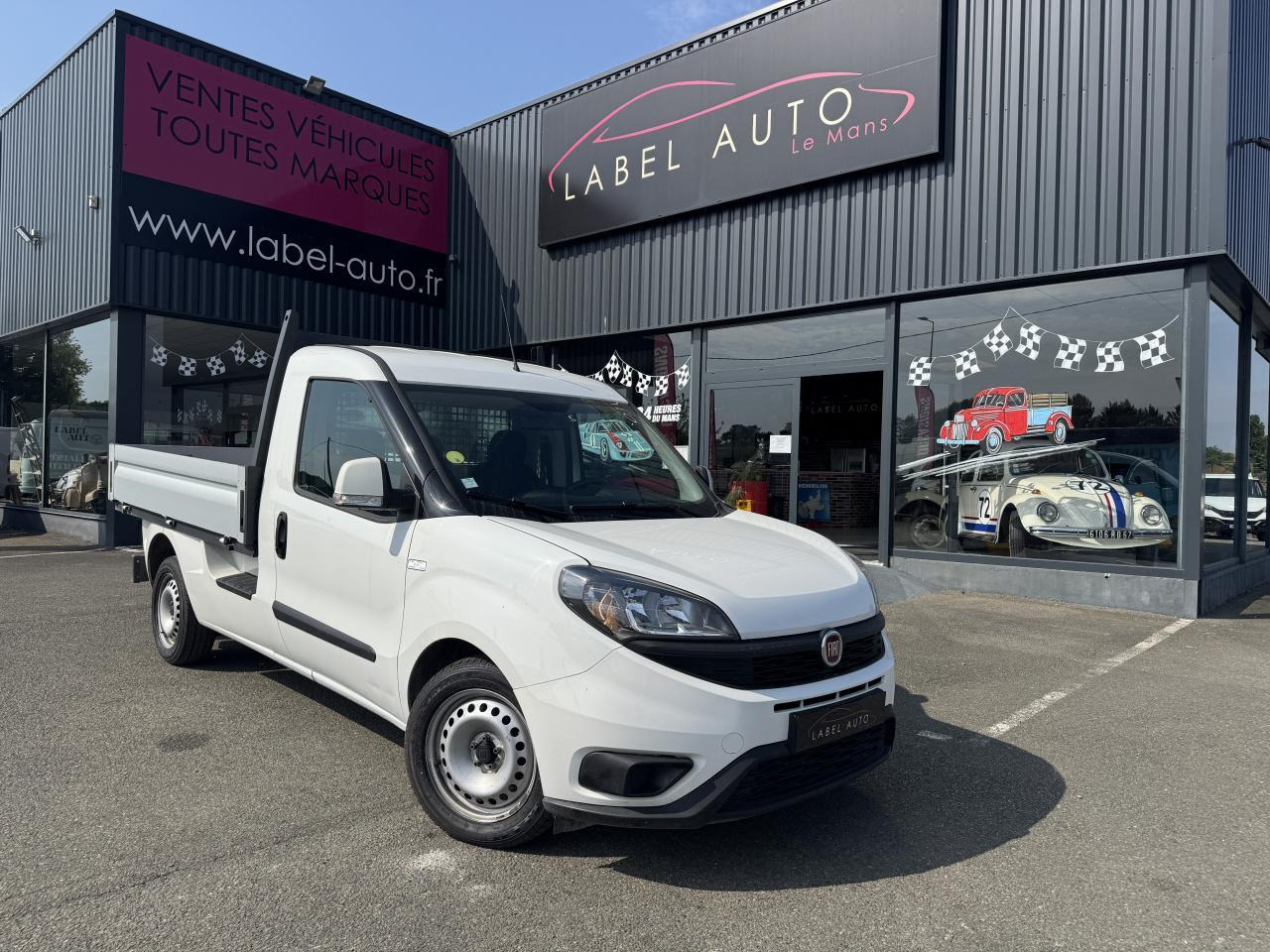 Fiat Doblo Cargo Cargo 1.6 Multijet 16V 105 ch WORK UP PLATEAU Pro Lounge - כלי רכב מסחרי במיטה שטוחה: תמונה 2 Fiat Doblo Cargo Cargo 1.6 Multijet 16V 105 ch WORK UP PLATEAU Pro Lounge - כלי רכב מסחרי במיטה שטוחה: תמונה 2
