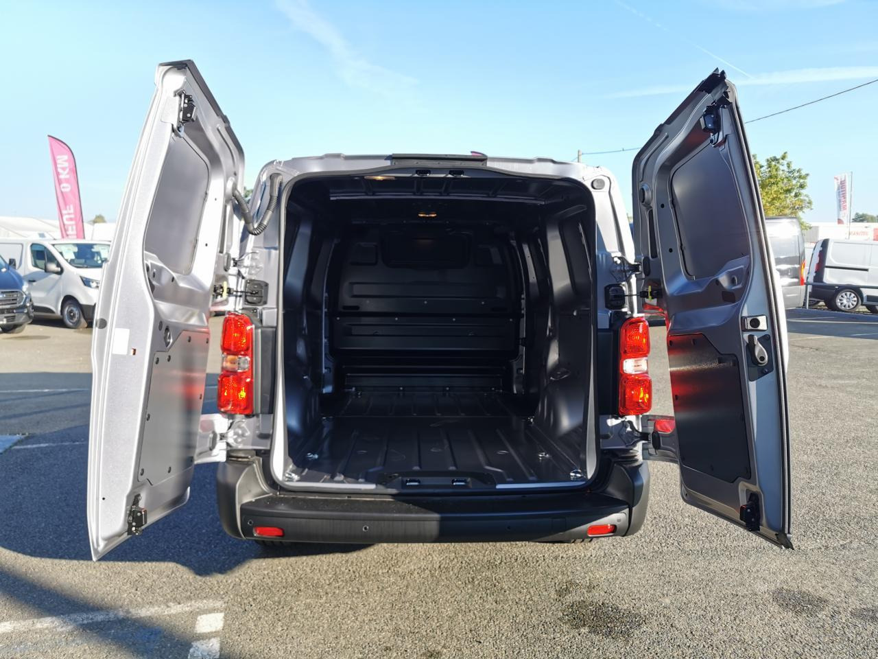 Fiat Scudo XL 2.0 BlueHDi - 145 III 2022 FOURGON Fourgon XL PHASE 1 - כלי רכב מסחרי עם לוח: תמונה 3 Fiat Scudo XL 2.0 BlueHDi - 145 III 2022 FOURGON Fourgon XL PHASE 1 - כלי רכב מסחרי עם לוח: תמונה 3